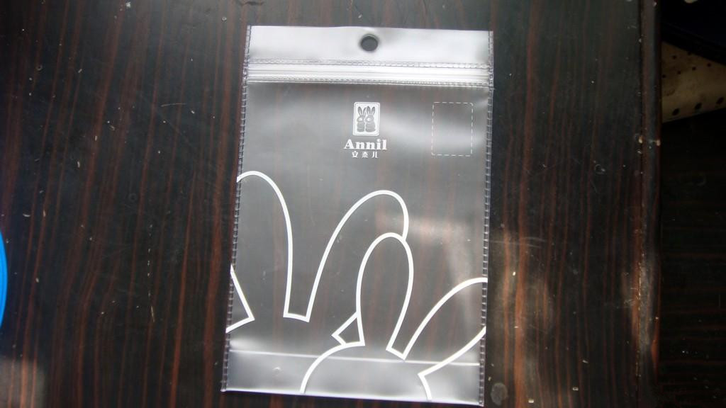 Eco-Friendly Plastic Pouch Packaging With Zipper For Gloves Packaging