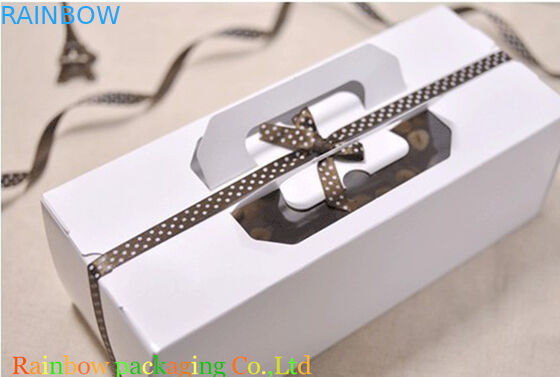 Clear Window Chocolate Packaging Box Handle Recyclable Matt / Gloss Lamination