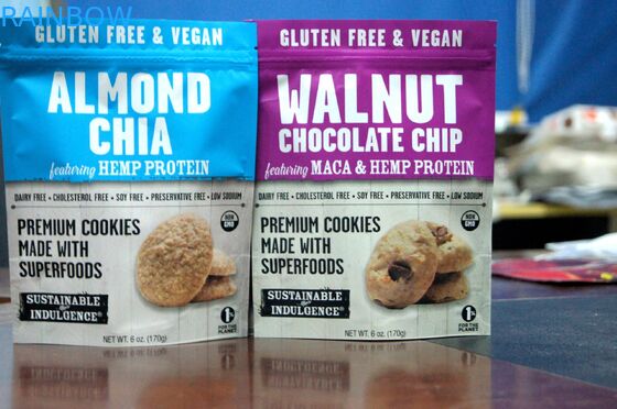 Vivid Print Foil Lined Snack Packaging Bag / Doypack Mylar Zipper Cookies Pouch