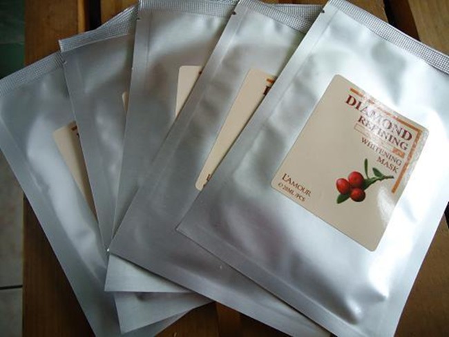 Facial Mask Pouch Aluminum Foil Cosmetic Package Bag Customized Design