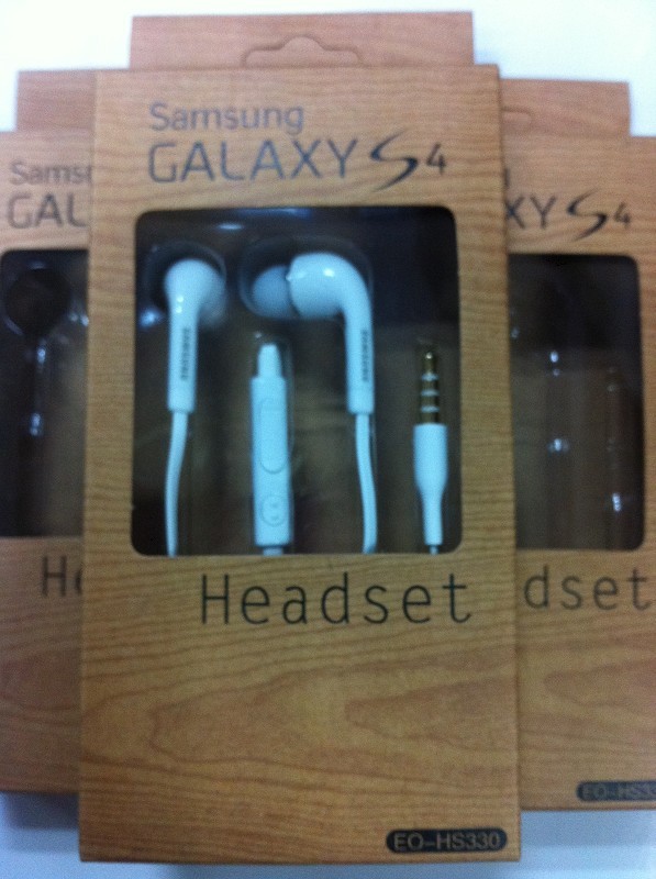 Brown Printed Paper Box Packaging For Earphone / Headset Packaging Box With Display Window