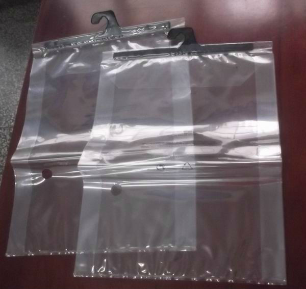 Plastic Clear Grip Seal Colthes Packaging Pouch With Hanger / Sliding Zipper