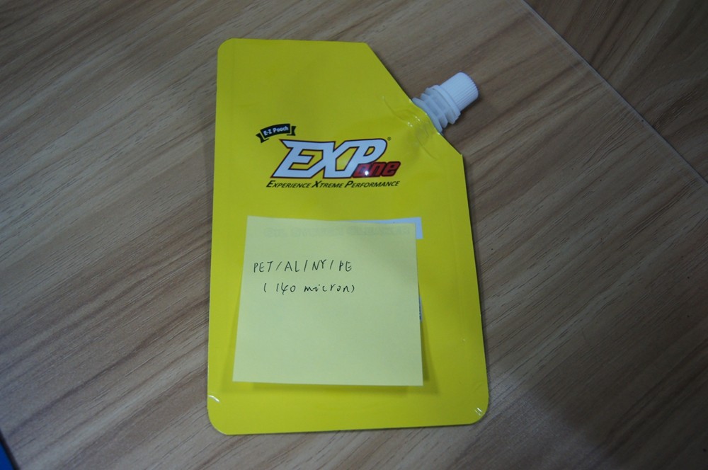 Laminated Stand Up Spout Pouch Packaging With Side Spout Lubricating Oil Packaging Bag