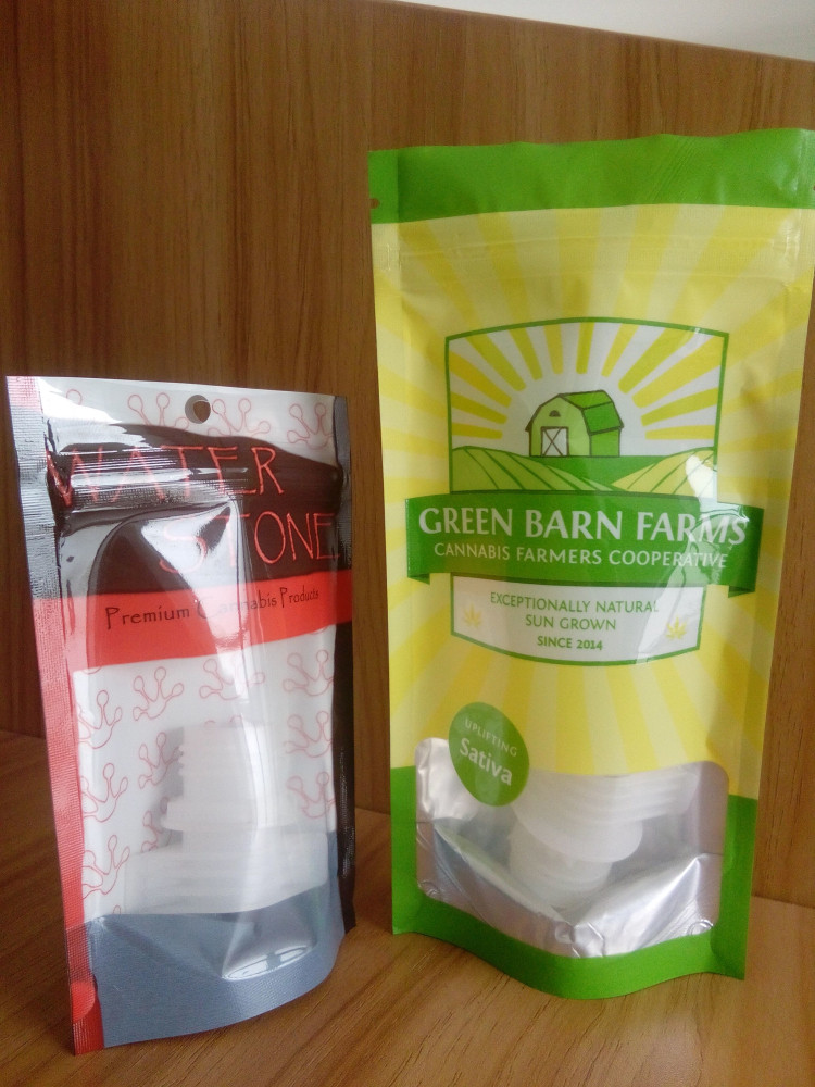 Stand Up Plastic Container Filled With Cannabis Seeds / Noni Bags With Zipper