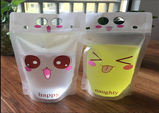 Zipper Stand Up Pouches Gravnre Printing Reusable Custome Thickness For Milk