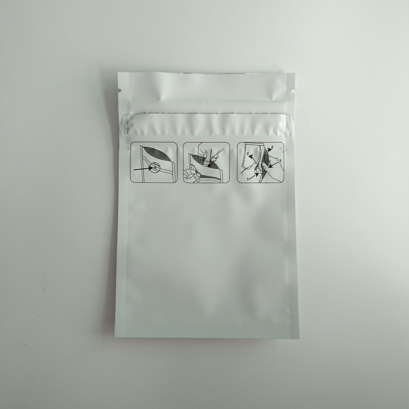 3 Side Seal Matte Stand Up Pouch Packaging , Stand Up Zipper Pouch Children Proof