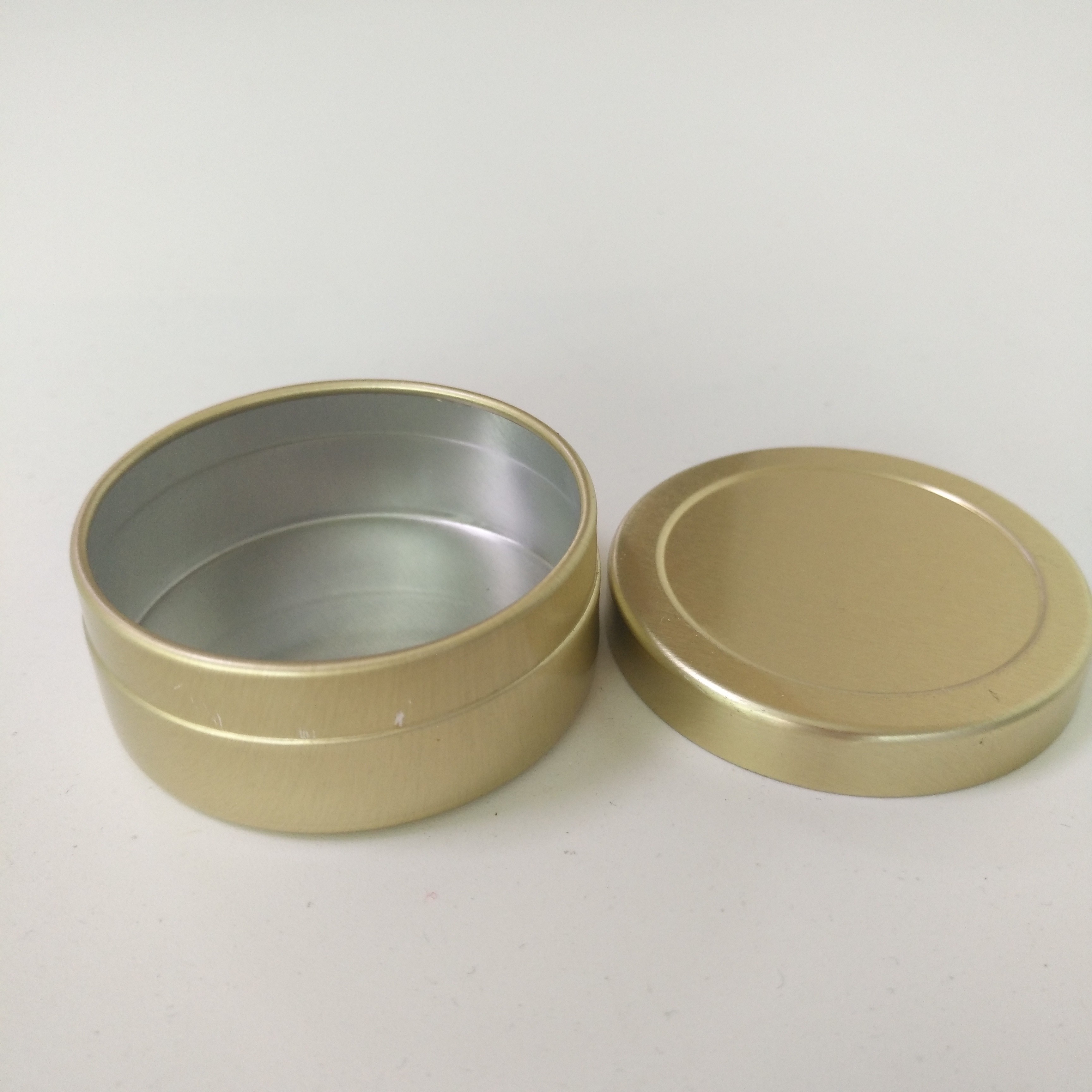 Recycled Material Round Aluminium Tins Container Waterproof For Cosmetic Products