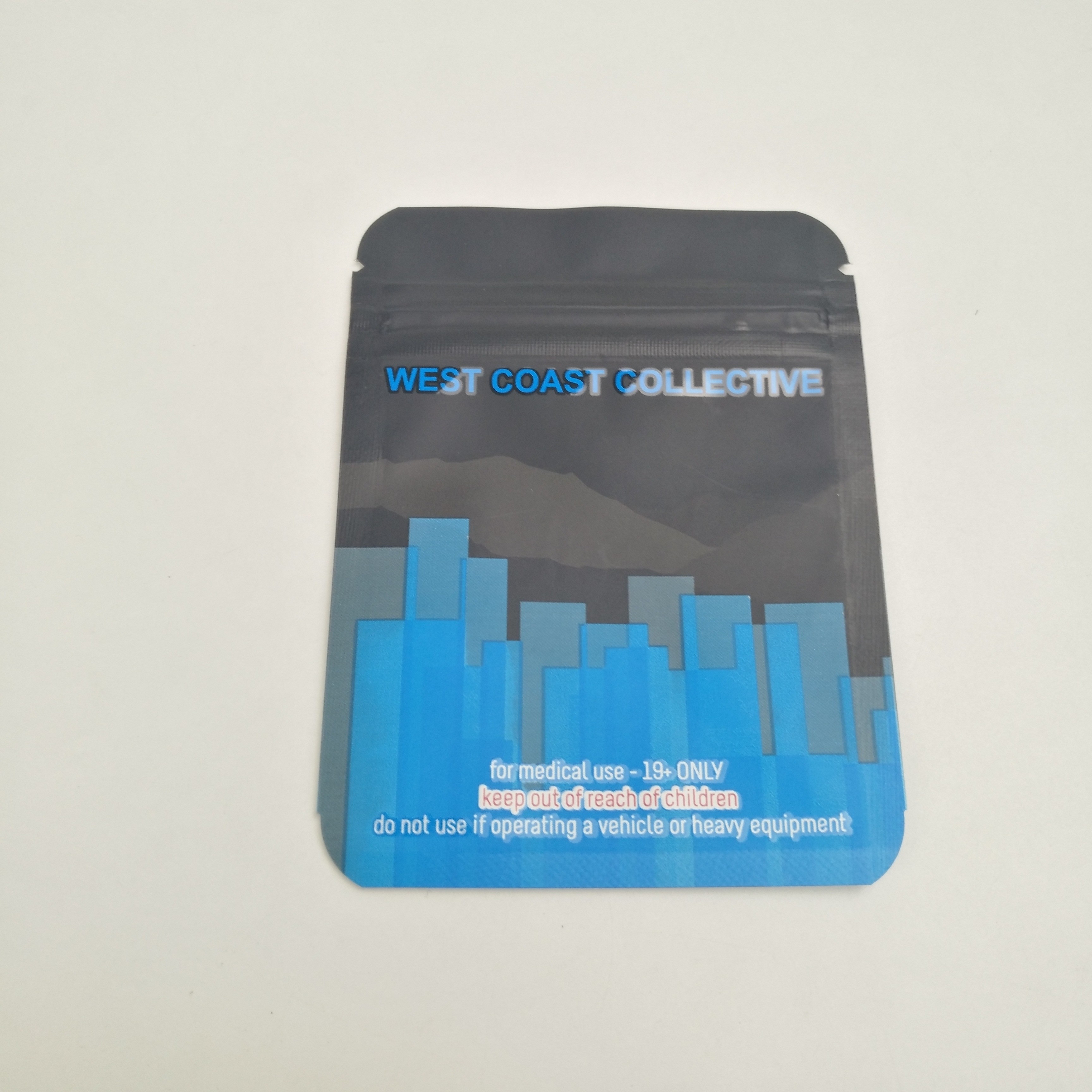 Customized 3.5gcookies bags UV smell proof child  weed runtz jungle medicine sachets with zipper