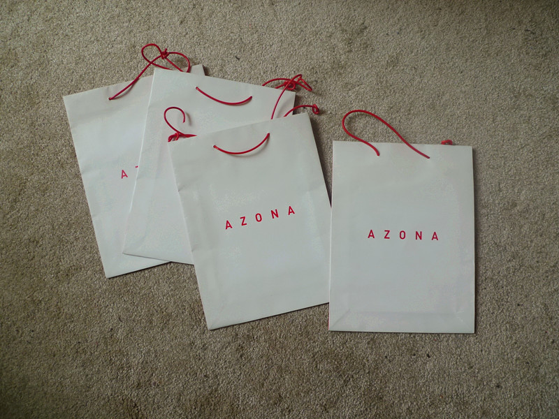 Fancy Color Customized Paper Bags Kraft Paper With Logo Printing